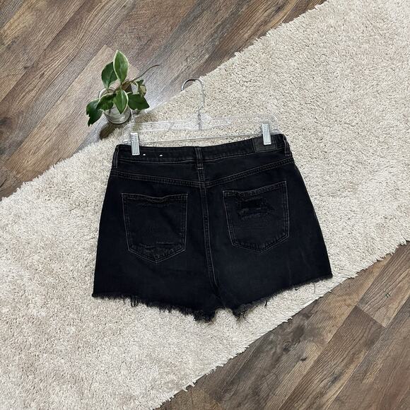 American Eagle Size 10 Black Distressed High Rise Mom Shorts - Picture 2 of 5